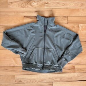 lululemon athletica Brushed Softstreme Funnel-Neck Zip Up Size 0
Smoked Spruce